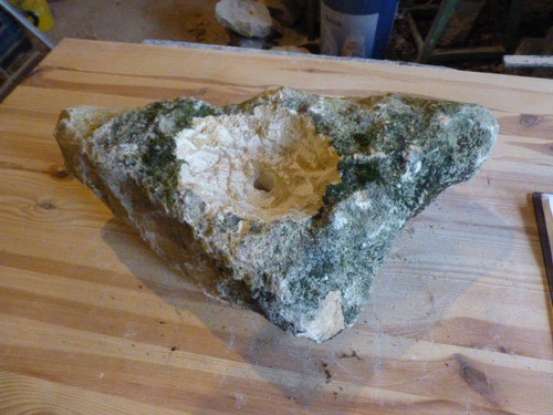 Quellstein brunnenstein mit - brunnenstein,