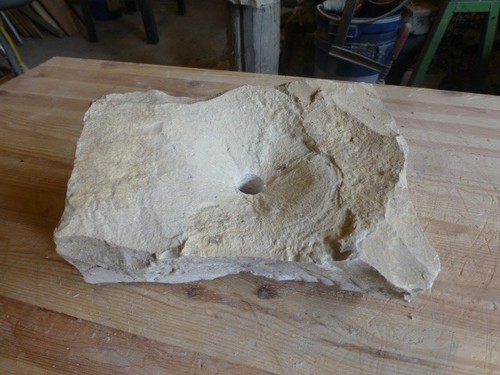 Quellstein brunnenstein mit - brunnenstein,