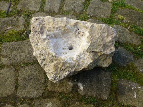Quellstein brunnenstein mit - quellstein,
