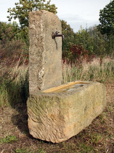 Sandsteinbrunnen - , /