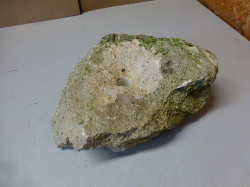 Quellstein brunnenstein mit - brunnenstein,