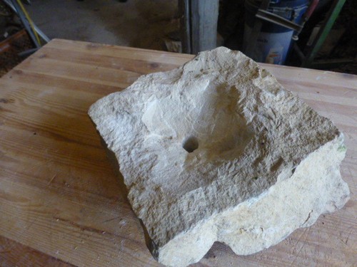 Quellstein brunnenstein mit - brunnenstein,