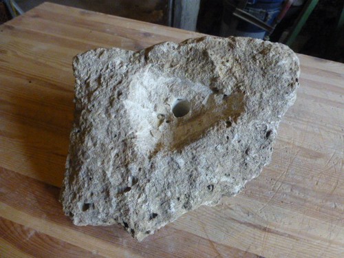 Quellstein brunnenstein mit - brunnenstein,