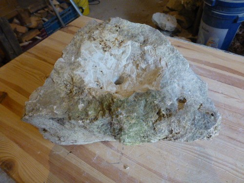Quellstein brunnenstein mit - brunnenstein,