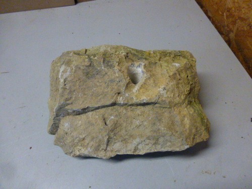Quellstein brunnenstein mit - brunnenstein,