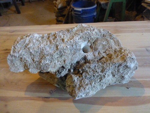 Quellstein brunnenstein mit - brunnenstein,