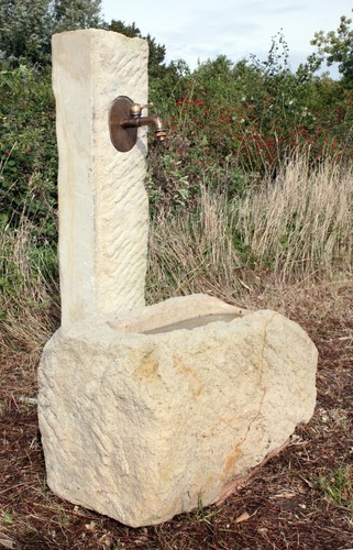 Sandsteinbrunnen