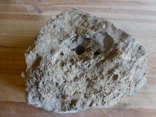 Quellstein brunnenstein mit - brunnenstein,